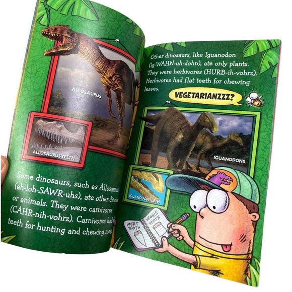 Fly Guy Presents Police Dinosaur Space Book Bundle Scholastic - Picture 5 of 14